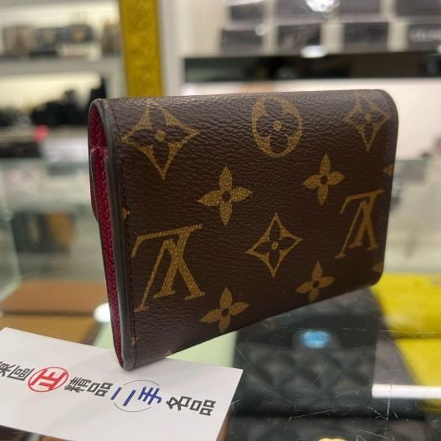 東區正精品㊣LV LOUIS VUITTON M41939 Rosalie 字紋紫紅色內裡金釦拉鍊卡片夾零錢包 RA1872-6