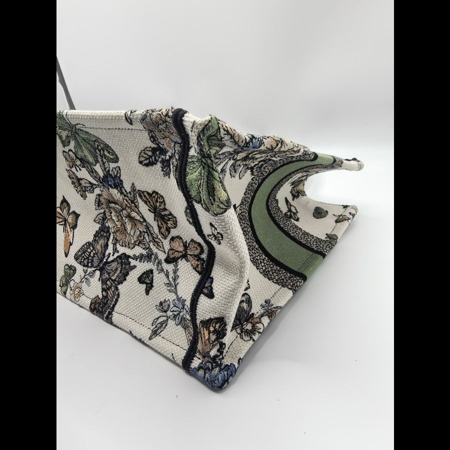 Dior/迪奧 Book Tote
白色布料多色Mexico茹伊印花刺繡-4