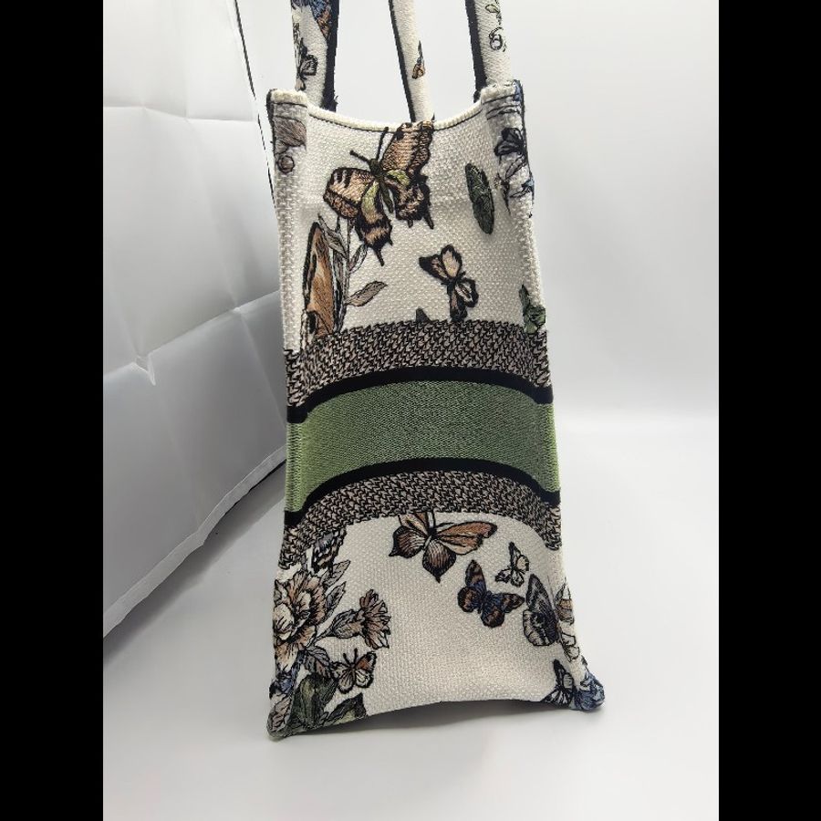 Dior/迪奧 Book Tote
白色布料多色Mexico茹伊印花刺繡-7