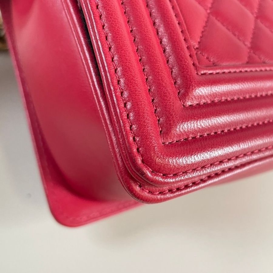 CHANEL BOY 28cm 絕版 紅色 菱格 小羊皮 霧金鍊 下蓋包 A92193-8
