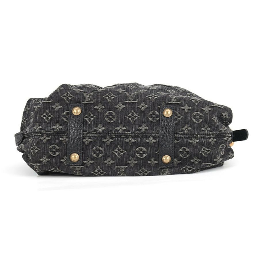 路易威登 Monogram Denim Neo Cabby MM 手提包 M95351。這款手提包為黑色,可兩用單肩包設計,女士款,飾有 Monogram Denim 圖案。-2