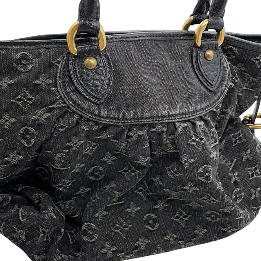 路易威登 Monogram Denim Neo Cabby MM 手提包 M95351。這款手提包為黑色,可兩用單肩包設計,女士款,飾有 Monogram Denim 圖案。-6