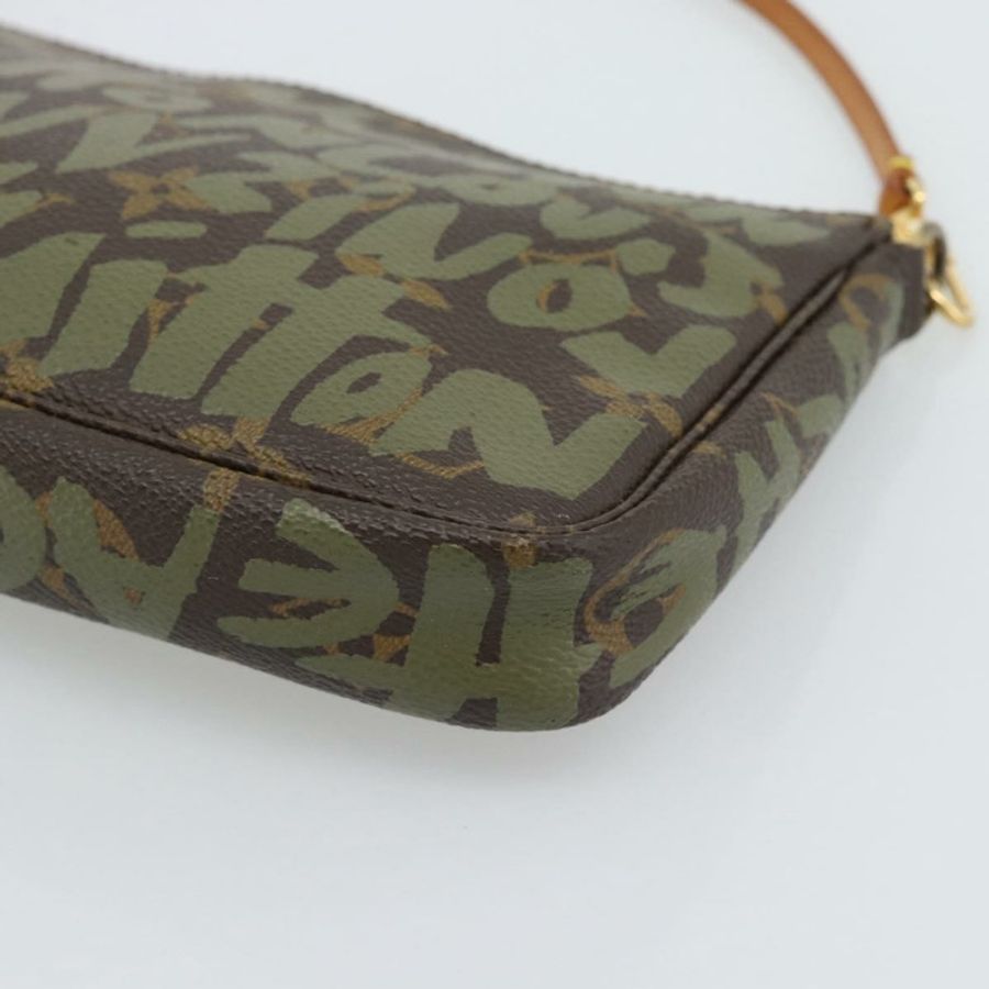 【日本直送】路易威登 Monogram 塗鴉手拿包配件 卡其色 M92191 正品 bs36205A-15