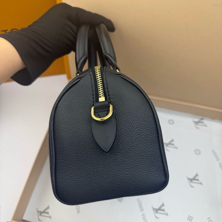 LV路易威登Speedy Bandouliere 20黑色全皮壓紋 手提包斜挎包 金扣-3