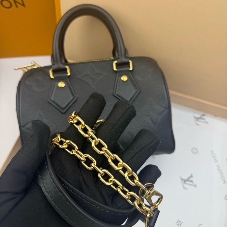 LV路易威登Speedy Bandouliere 20黑色全皮壓紋 手提包斜挎包 金扣-8