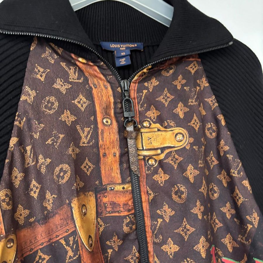 ::LOIUS VUITTON:: LV 經典Monogram 絲質拼接黑坑條 飛行員外套 SS24 Velvet feel Coat Women's Multicolor-11