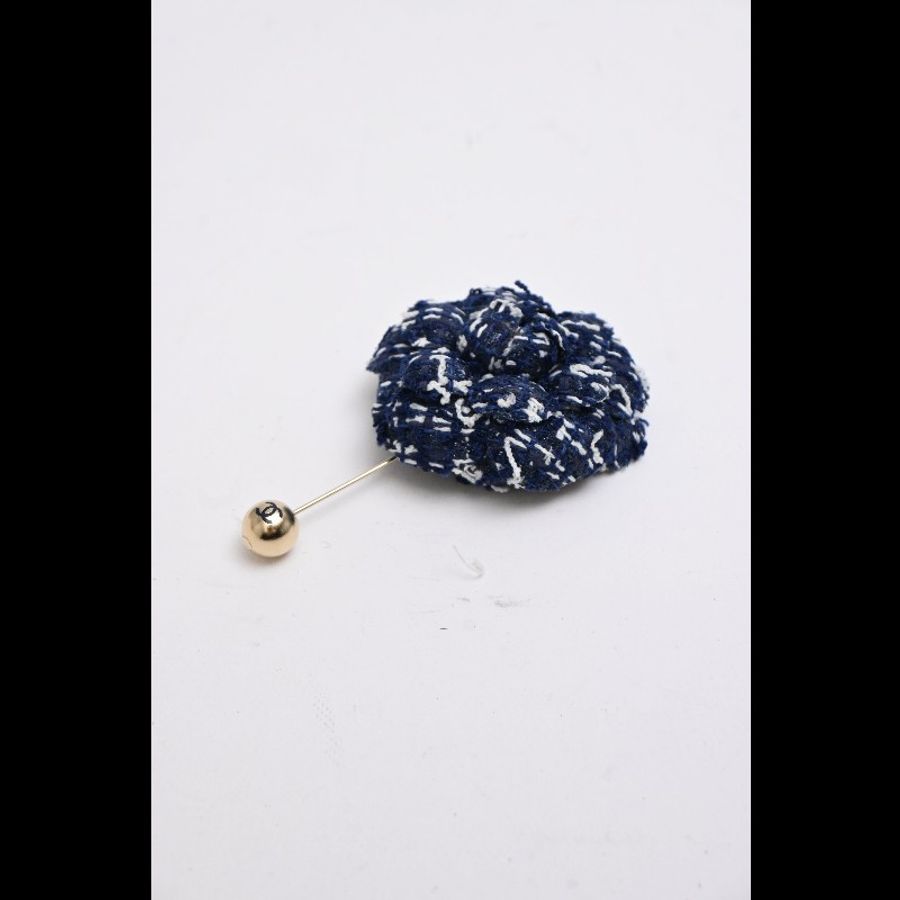 Chanel 15年蓝白粗花呢金球吊坠山茶花胸针-10