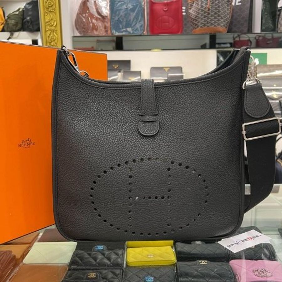 東區正精品㊣HERMES EVELYNE 33cm 愛馬仕黑色全皮H 洞洞銀釦斜背包 T刻 RZ6539-0
