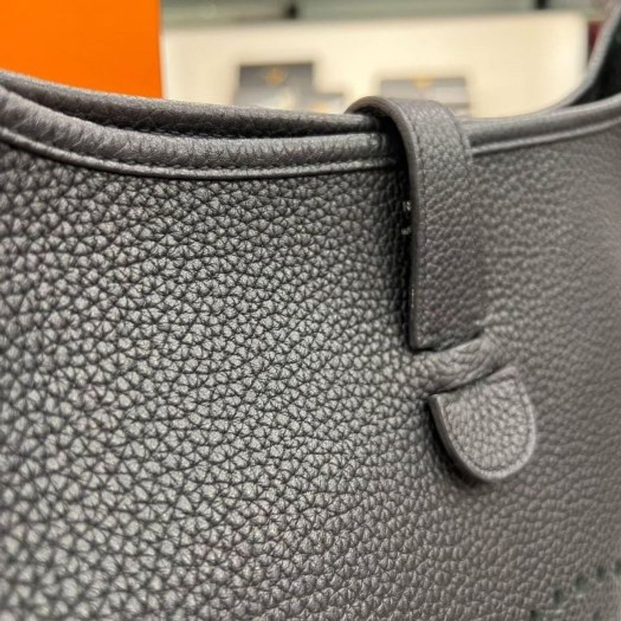 東區正精品㊣HERMES EVELYNE 33cm 愛馬仕黑色全皮H 洞洞銀釦斜背包 T刻 RZ6539-1