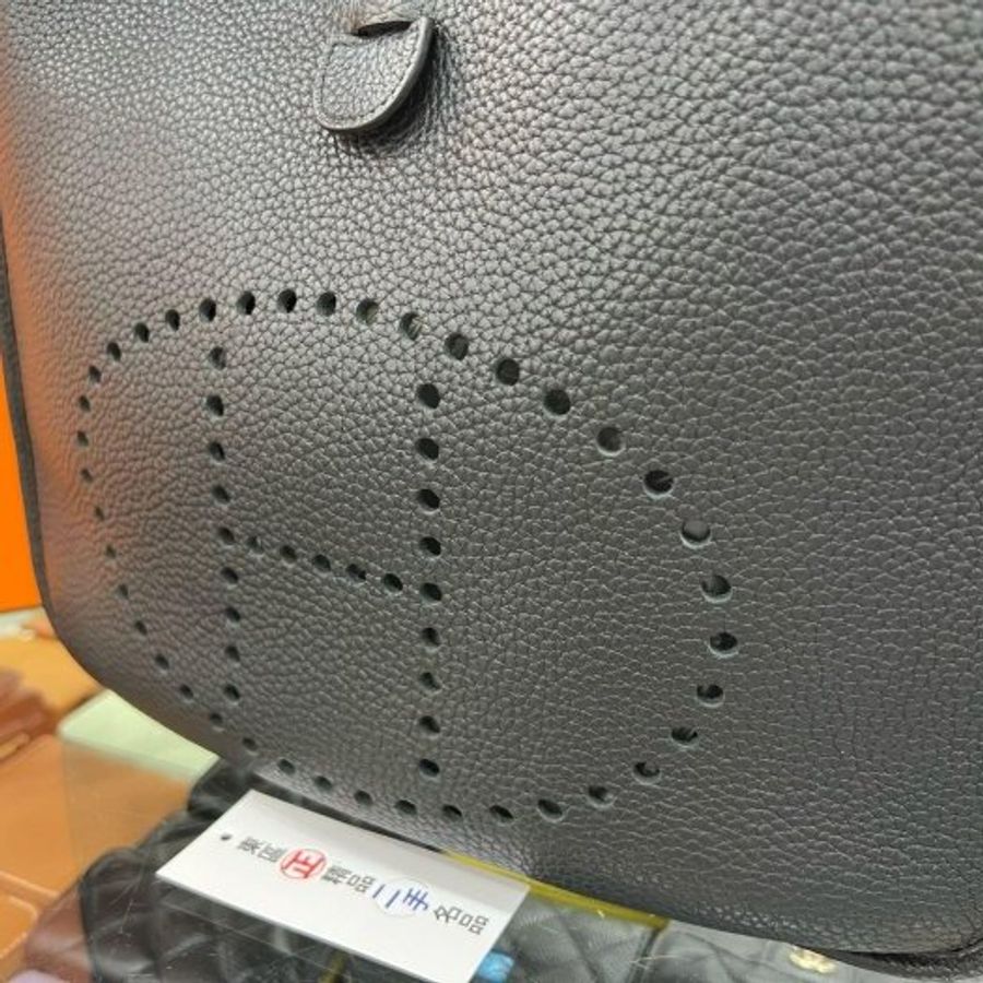 東區正精品㊣HERMES EVELYNE 33cm 愛馬仕黑色全皮H 洞洞銀釦斜背包 T刻 RZ6539-2