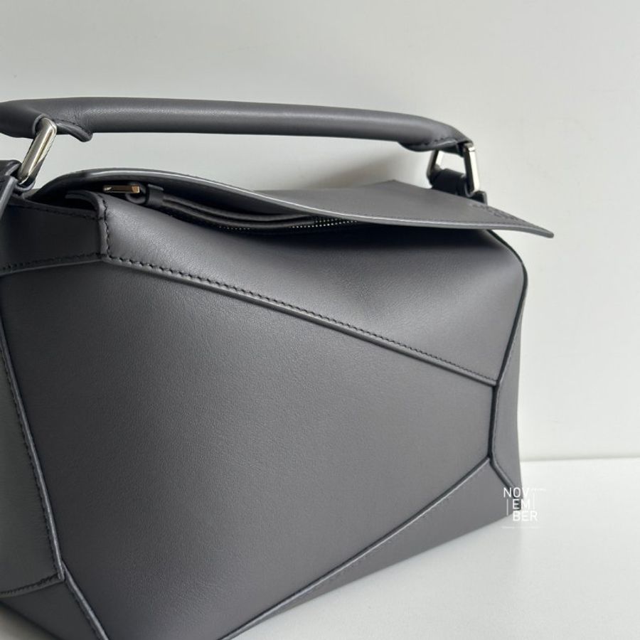 99.9新🆕 Loewe 羅意威 Puzzle 小號 灰色銀釦-2