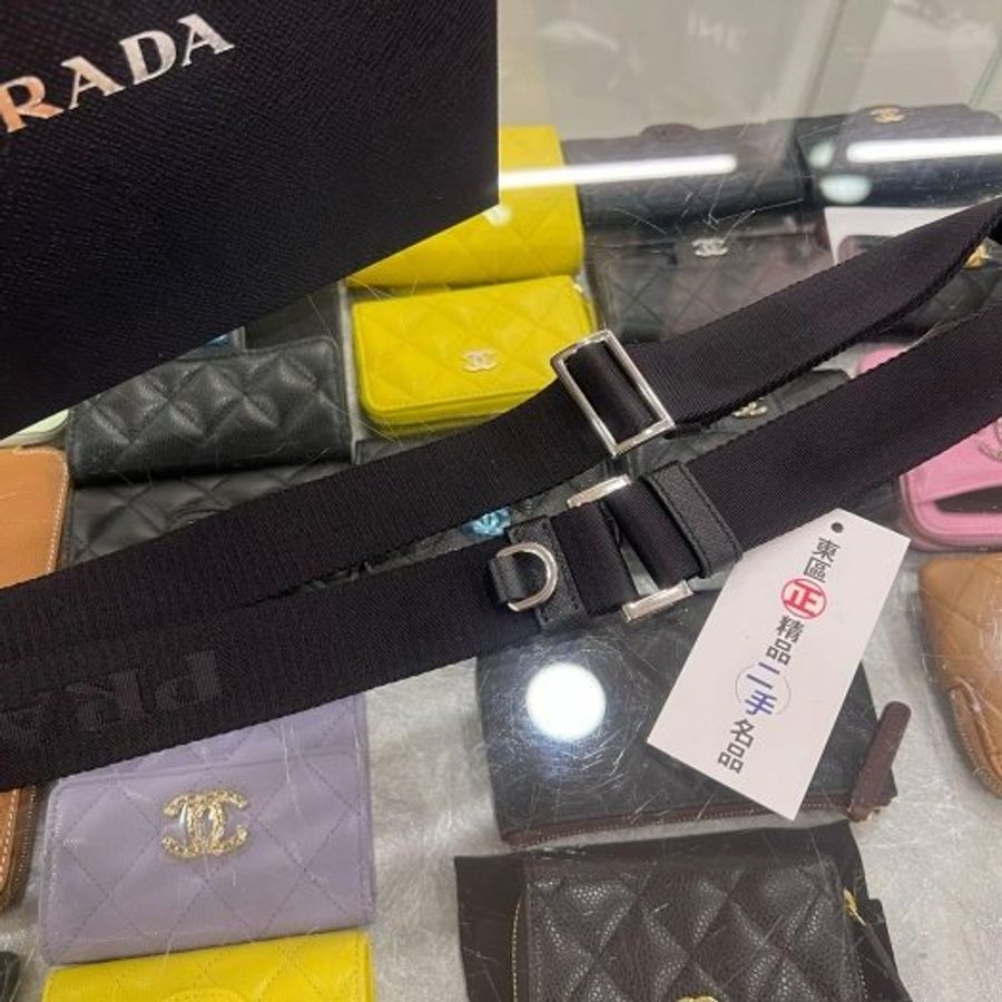 東區正精品㊣PRADA 2ZH108 PRADA 黑色尼龍銀三角牌釦式迷你翻蓋小手機包肩背包斜背包 RZ6542-8