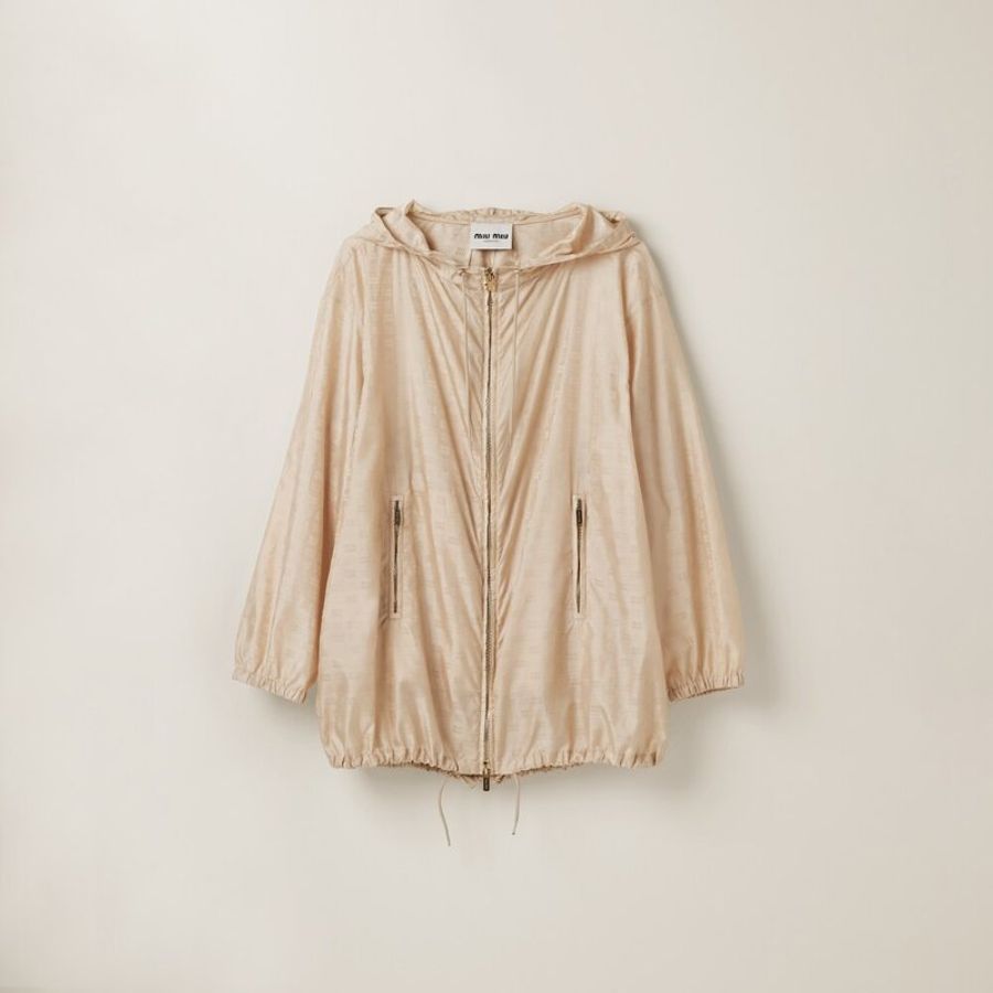 ::MIUMIU:: 沙色滿版LOGO拉鍊尼龍束腰連帽外套 38號-1