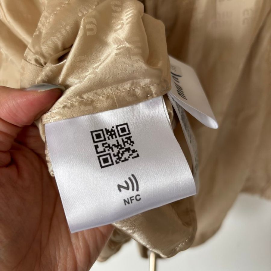 ::MIUMIU:: 沙色滿版LOGO拉鍊尼龍束腰連帽外套 38號-20