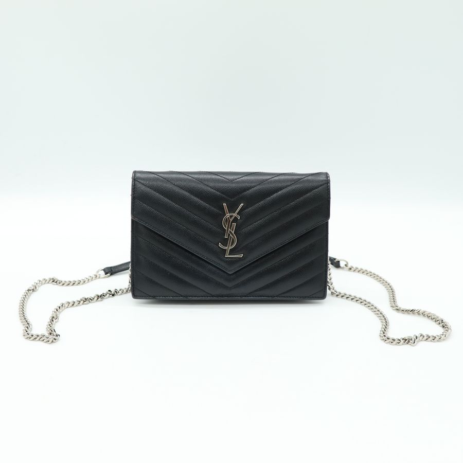 Ysl 銀色金屬鏈條的黑色魚子醬紋牛皮 Cassandra 信封包-1