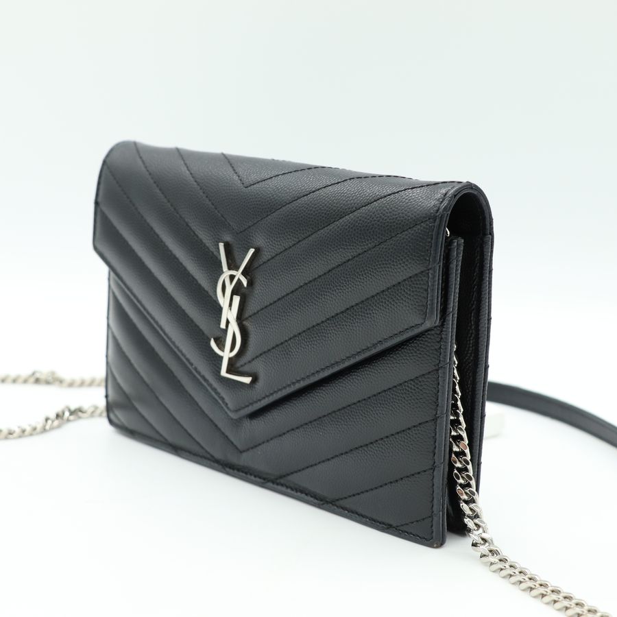 Ysl 銀色金屬鏈條的黑色魚子醬紋牛皮 Cassandra 信封包-4