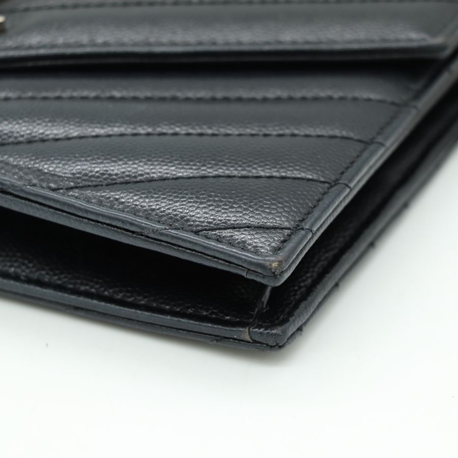 Ysl 銀色金屬鏈條的黑色魚子醬紋牛皮 Cassandra 信封包-9