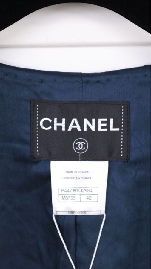 Chanel 12年秀款孔雀绿亮片滚边山茶花胸针crop短外套-12