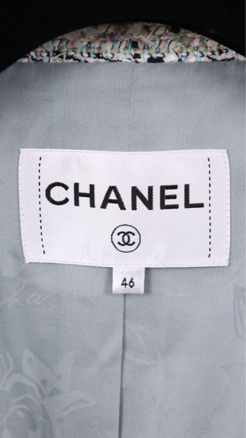 Chanel 19年邮轮系列蓝色粗花呢钻扣crop短外套-8