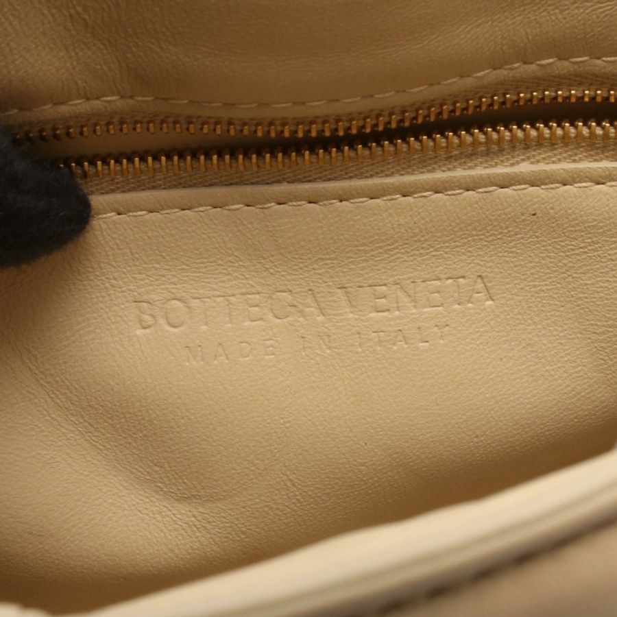BOTTEGA VENETA 女士米色皮革卡帶肩挎包-3
