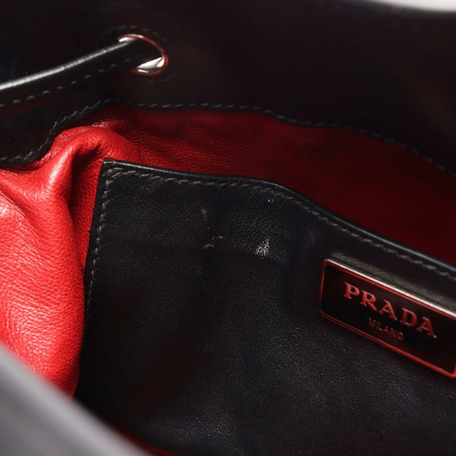 PRADA 三角形 Logo 流蘇肩挎包 黑色真皮二手女款-6