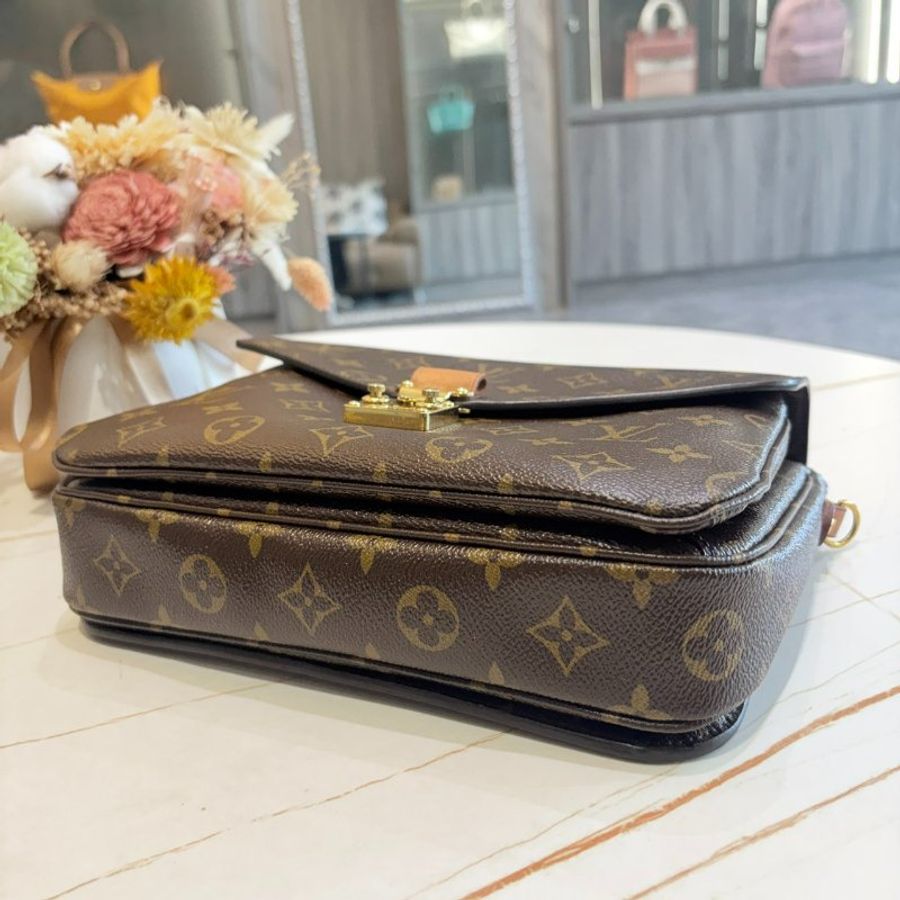 *SHIHNA名牌精品*LV M40780 Metis 經典帆布原花郵差包-6