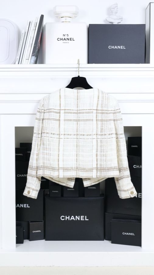 Chanel 15年迪拜系列琉璃扣两口袋crop短外套-2