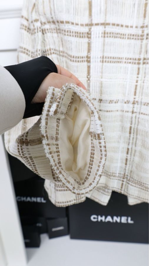 Chanel 15年迪拜系列琉璃扣两口袋crop短外套-8