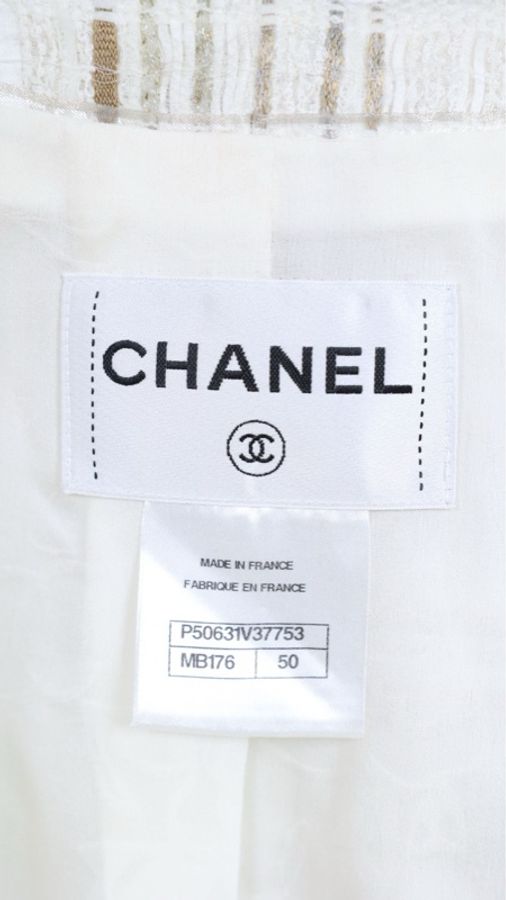 Chanel 15年迪拜系列琉璃扣两口袋crop短外套-11