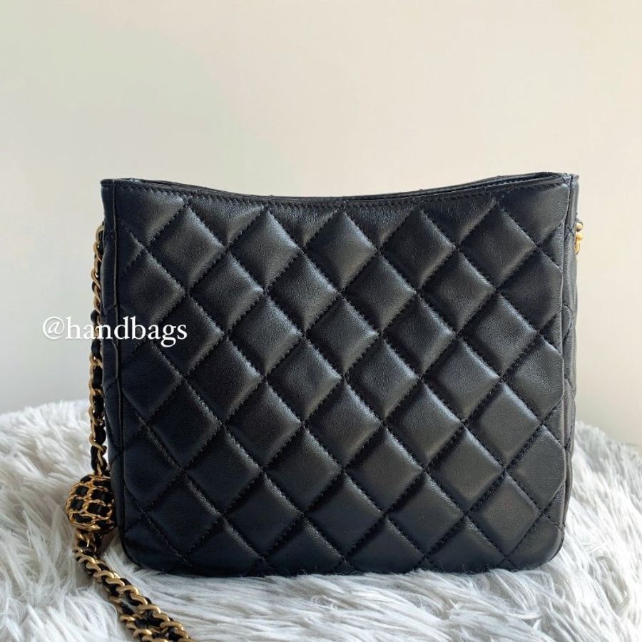 CHANEL Hobo 黑色 羊皮 核桃 金球 皮穿金鍊 可調節 單肩 斜挎包 嬉皮包 AS3259 現貨LW-1
