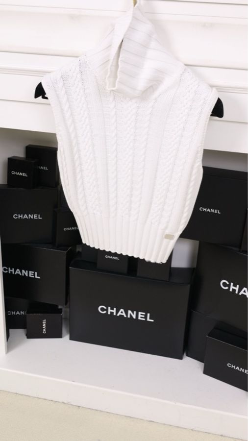 Chanel 02年无袖白色针织高领背心上衣-2