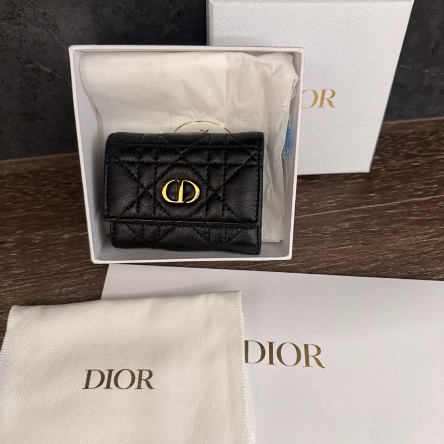 全網最低甜售近全新Dior迪奧黑色菱格紋蒙田黑金荔枝牛皮短夾-1