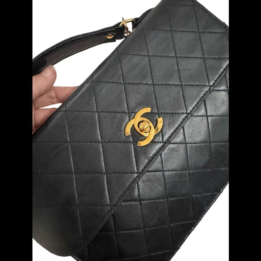 Chanel 黑金菱格紋雙Clogo鏈條包-7