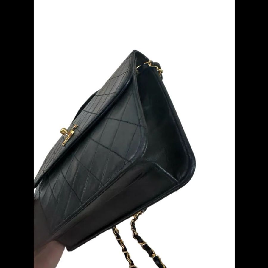 Chanel 黑金菱格紋雙Clogo鏈條包-14