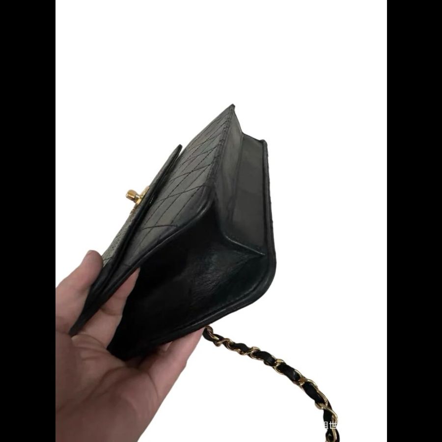 Chanel 黑金菱格紋雙Clogo鏈條包-15