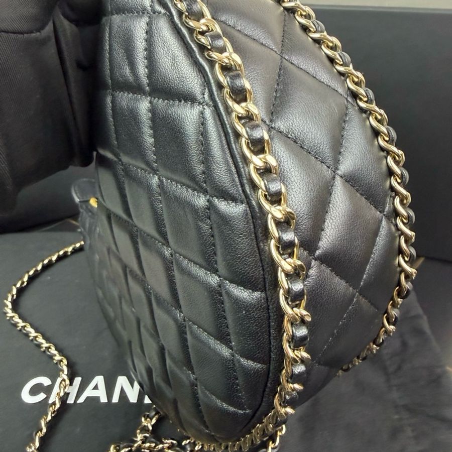 Chanel香奈兒 23P春季系列 小羊皮 餃子包碗豆包月亮包單肩包斜背包 黑色 芯片款-7