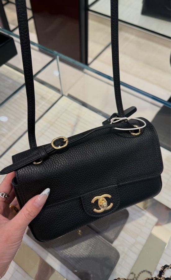 Chanel香奈兒26B機場包的超級mini黑金-3