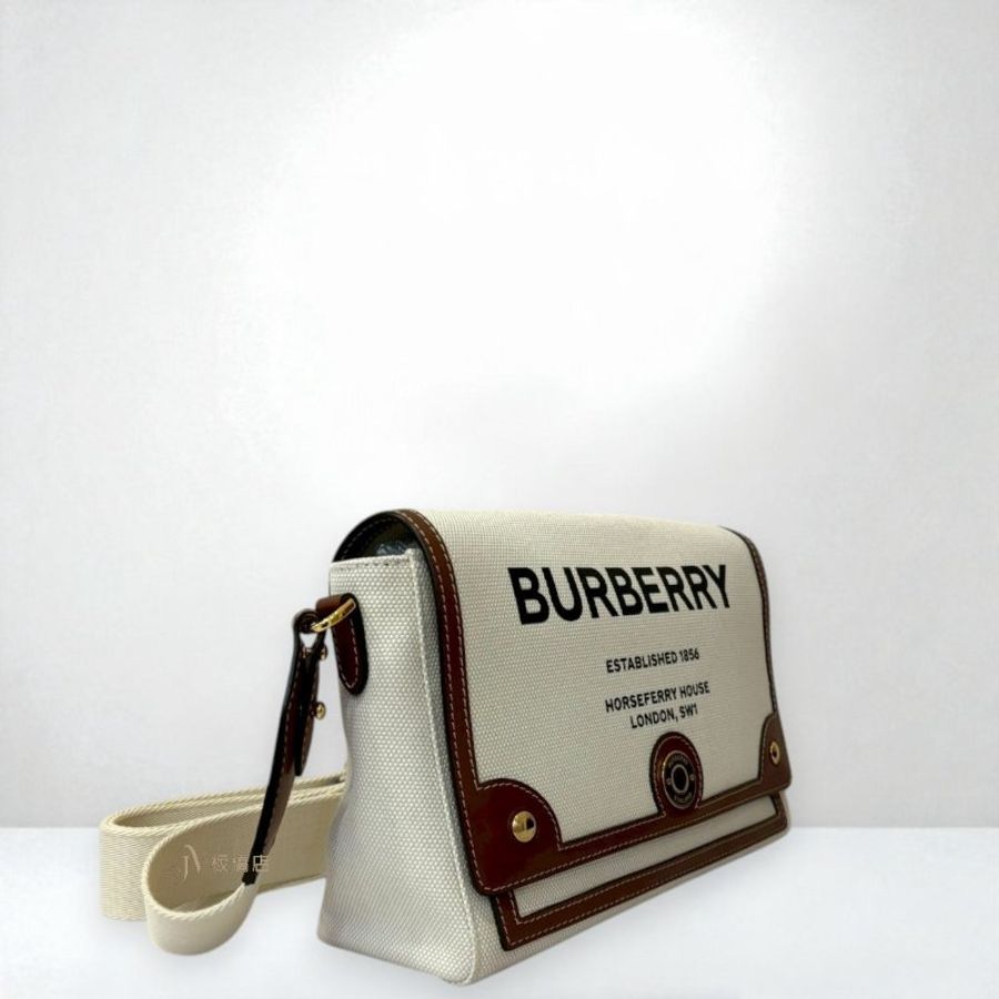 JS1535-BURBERRY 米白帆布印花下蓋斜背包-3