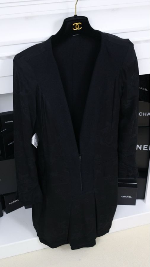 Chanel 09年黑色拉链两口袋长款外套-4
