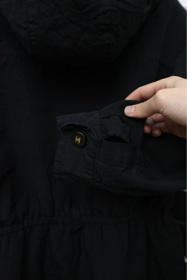 Chanel 94年黑金纽扣四口袋可拆卸连帽外套棉服-9
