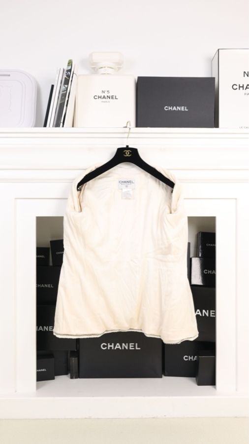 Chanel 98年度假系列黑白滚边刺绣cc四口袋外套-4