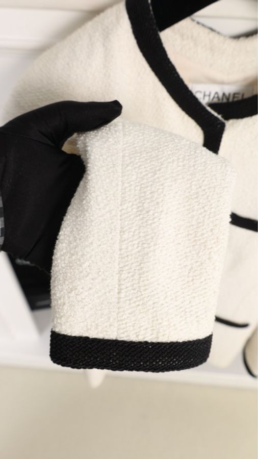 Chanel 98年度假系列黑白滚边刺绣cc四口袋外套-21