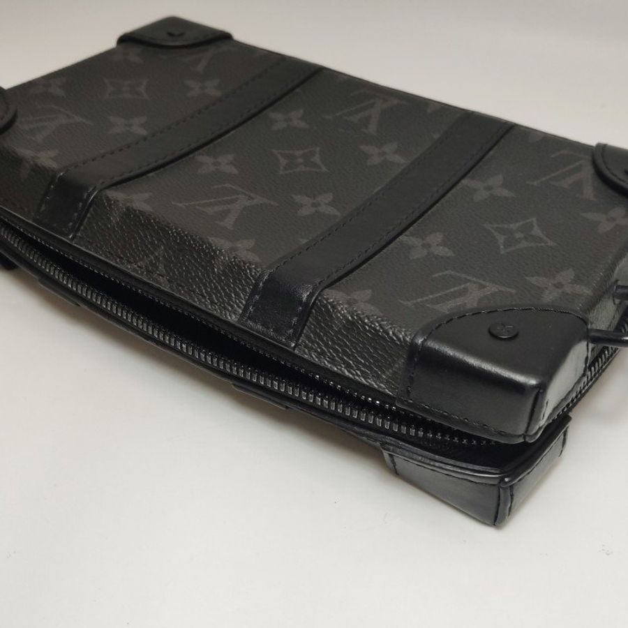 Louis Vuitton (LV) Trunk黑色牛皮Monogram印花斜背包單肩包晶片款-18