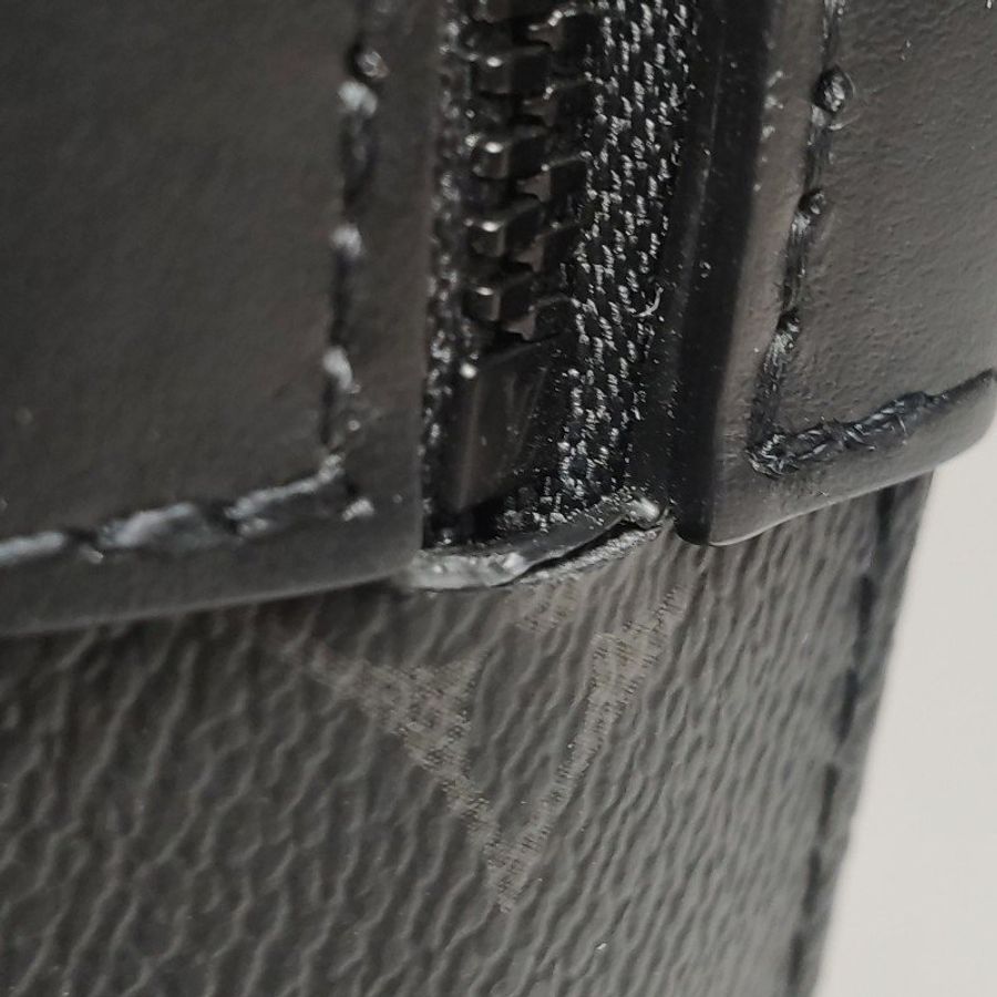 Louis Vuitton (LV) Trunk黑色牛皮Monogram印花斜背包單肩包晶片款-19