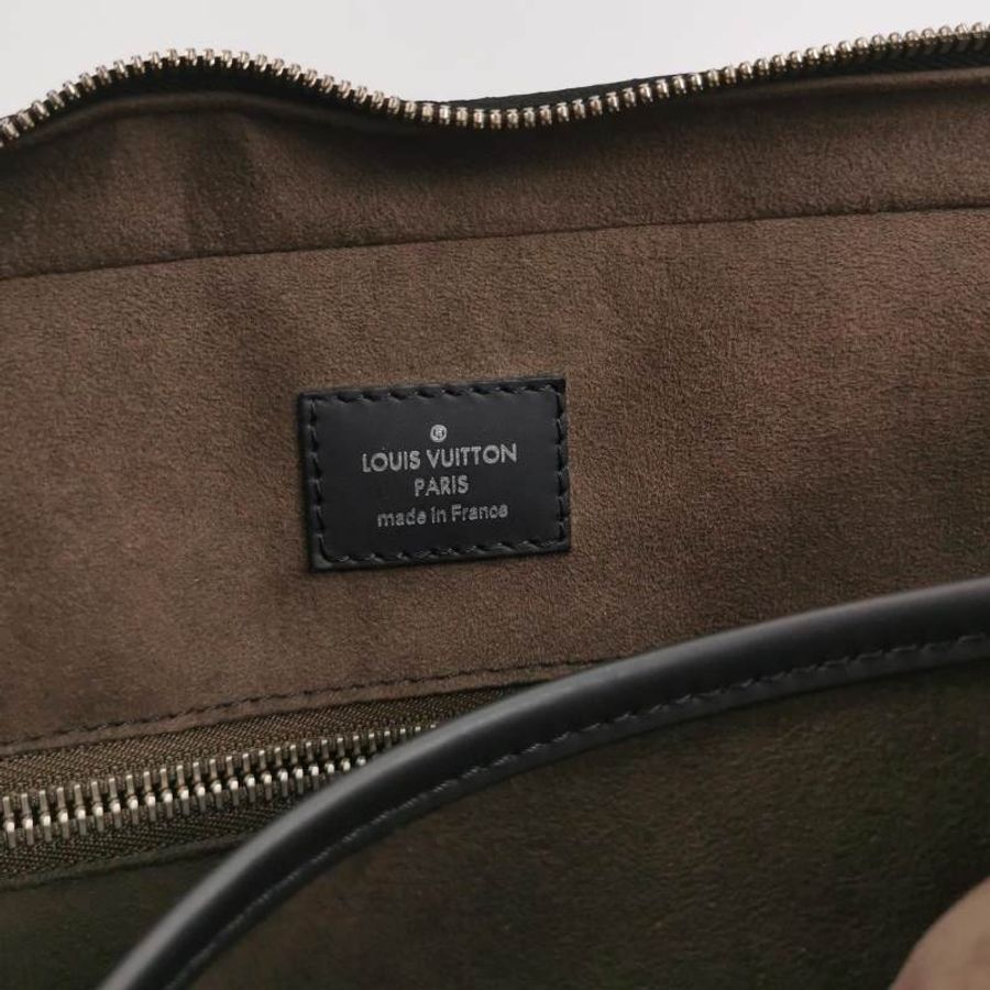Louis Vuitton (LV) Porte Documents黑色牛皮純色水波紋手提包-7