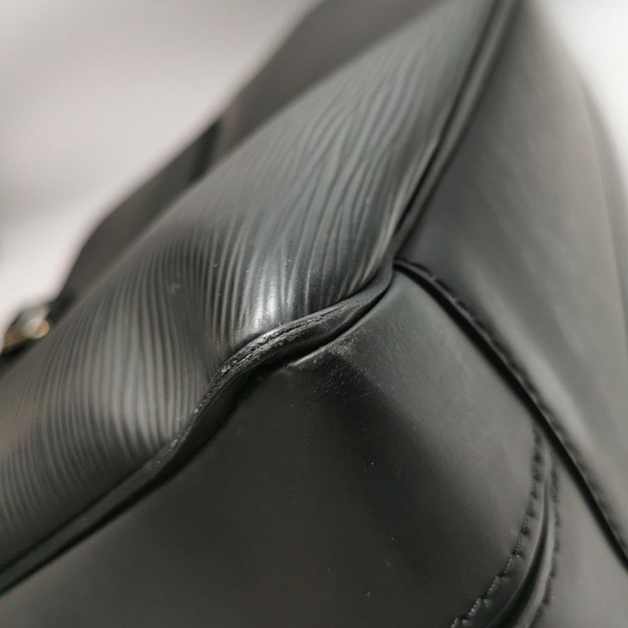 Louis Vuitton (LV) Porte Documents黑色牛皮純色水波紋手提包-18