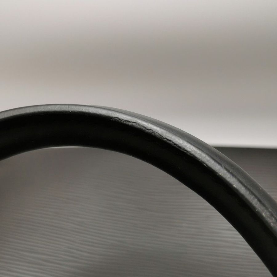 Louis Vuitton (LV) Porte Documents黑色牛皮純色水波紋手提包-26