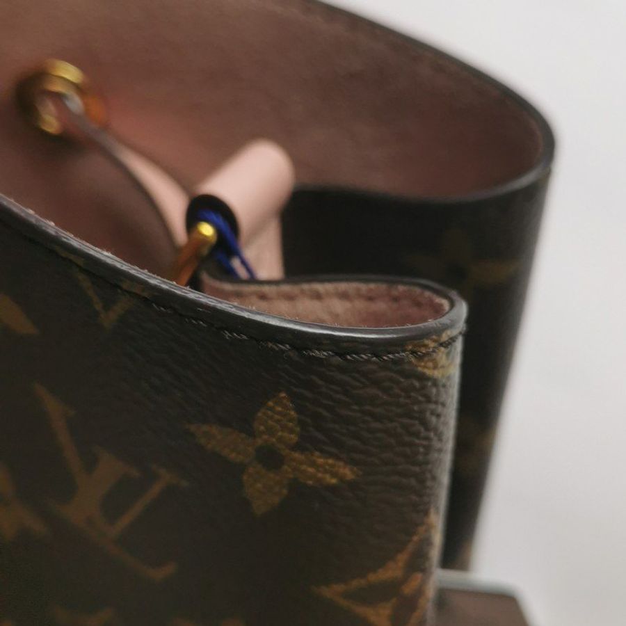 Louis Vuitton (LV) NÉONOÉ中型棕色牛皮Monogram印花抽繩肩背包晶片款-18