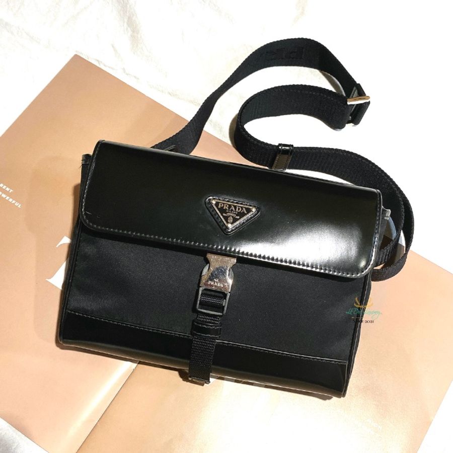 PRADA 普拉達 2ZH108 黑色 尼龍 銀三角 扣式 迷你斜背包 信差包 郵差包-0