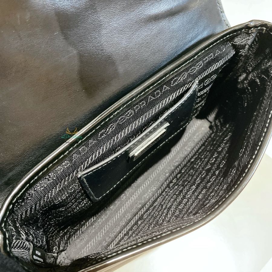 PRADA 普拉達 2ZH108 黑色 尼龍 銀三角 扣式 迷你斜背包 信差包 郵差包-9